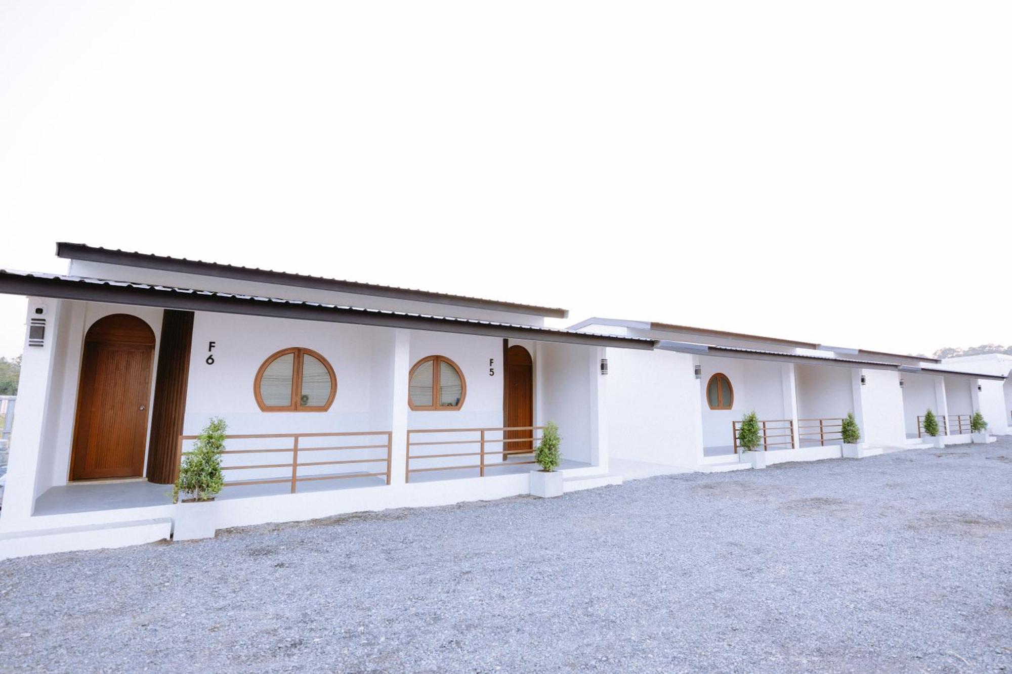 Peeranon Resort ناخون نايوك المظهر الخارجي الصورة