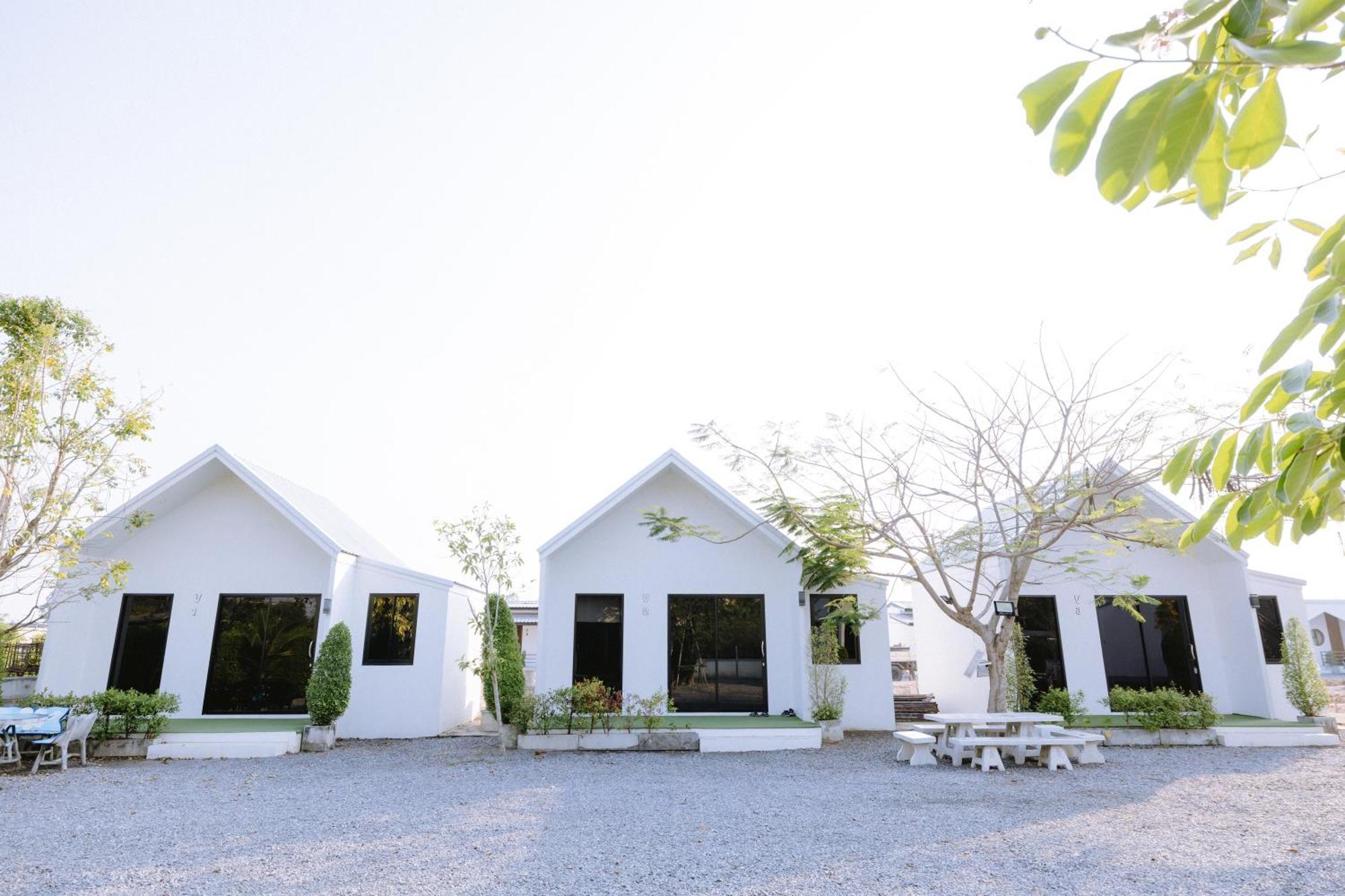 Peeranon Resort ناخون نايوك المظهر الخارجي الصورة
